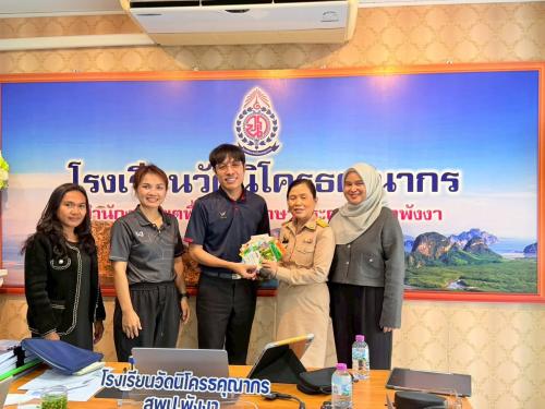 พช.ทับปุด ส่งเสริมการปลูกผักสร้างความมั่นคงทางอาหาร